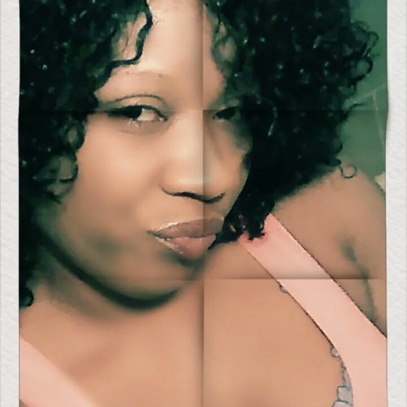 Meet your Posher, Ivyie - Picture 1 of 1